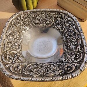 Bowl~French Country Provence Floral Wilton Armetale Pewter Center